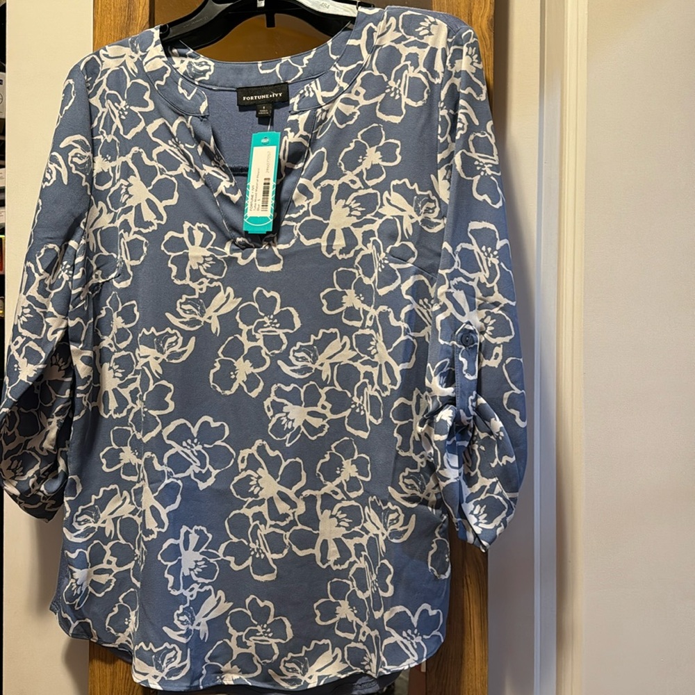 NWT Fortune & ivy 3/4 blouse in size small